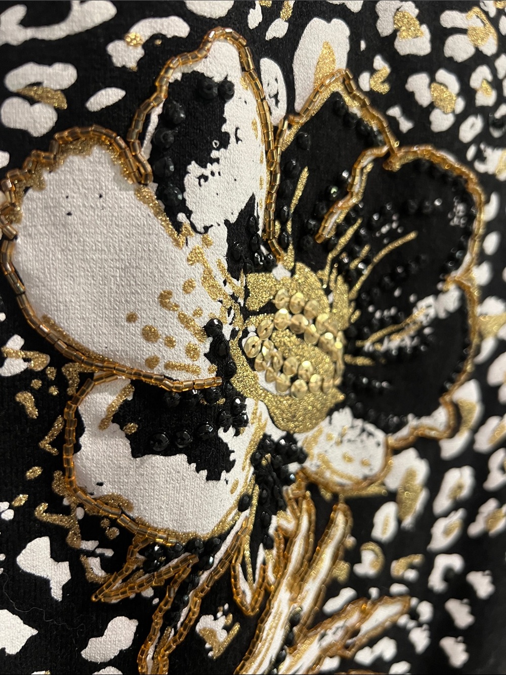 Vintage top! White & Gold Floral Embellished Short Sleeve Tee